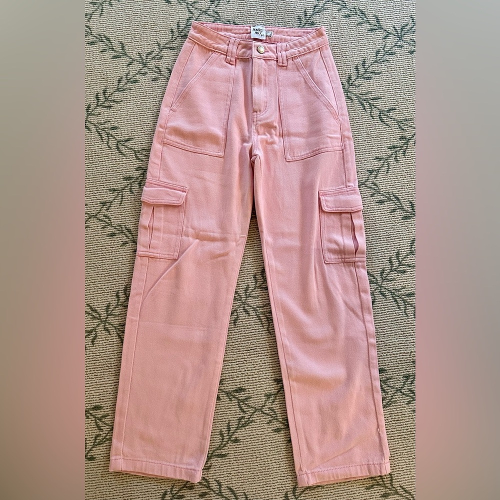 Princess Polly pink cargo jeans. Women’s US size 2. Never worn.